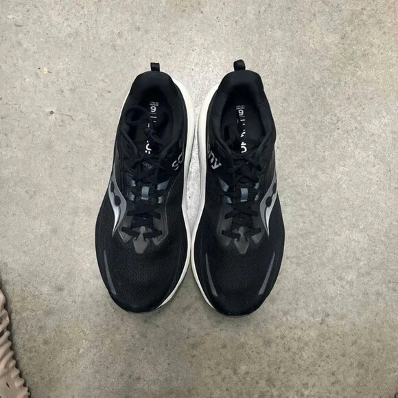 Saucony Hurricane 24 Wide 'Black Carbon S20934100 Size 11 men used no box - Picture 2 of 8